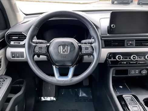 Used 2025 Honda Pilot EX-L image 5