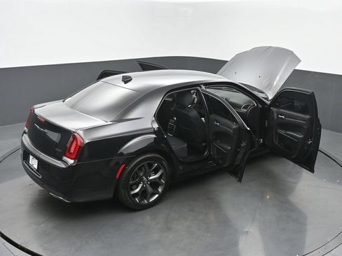 Used 2022 Chrysler 300 Touring w/ Sport Appearance Package RWD image 61