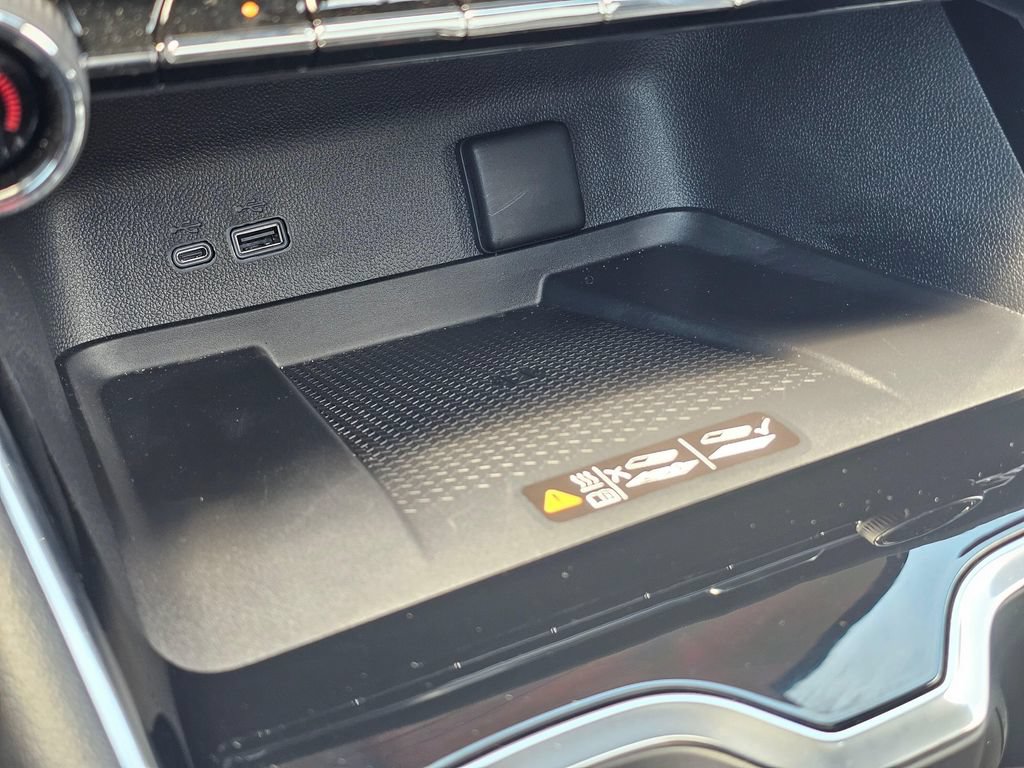 Used 2026 Chevrolet Traverse RS w/ LPO, Floor Liner Package AWD/4WD image 34
