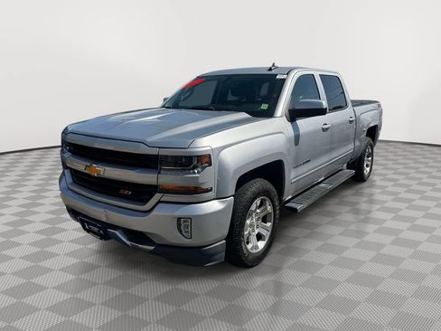Used 2018 Chevrolet Silverado 1500 LT w/ All Star Edition AWD/4WD image 3