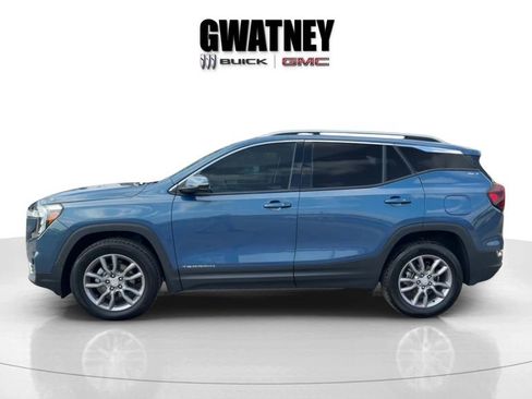 Used 2024 GMC Terrain SLT image 4