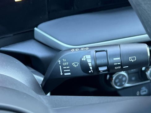 Certified 2025 Nissan Kicks S image 40