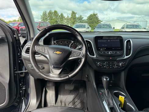 Used 2021 Chevrolet Equinox Premier FWD image 15