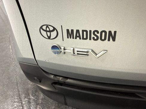 Used 2025 Toyota Sienna XLE FWD image 50