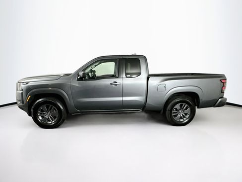 Used 2025 Nissan Frontier SV RWD image 4