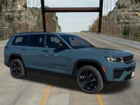 New 2026 Jeep Grand Cherokee L Limited w/ Limited Altitude Package AWD/4WD image 14