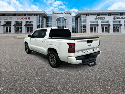 Used 2023 Nissan Frontier SV w/ SV Convenience Package RWD image 6