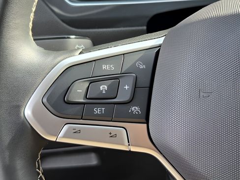 Certified 2024 Volkswagen Tiguan SE w/ Panoramic Sunroof Package FWD image 16