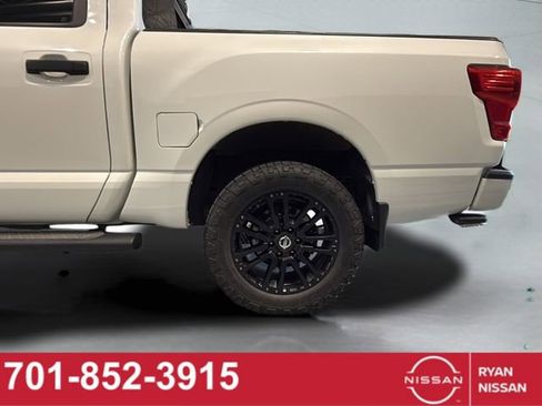 Certified 2019 Nissan Titan SL w/ Midnight Edition image 14