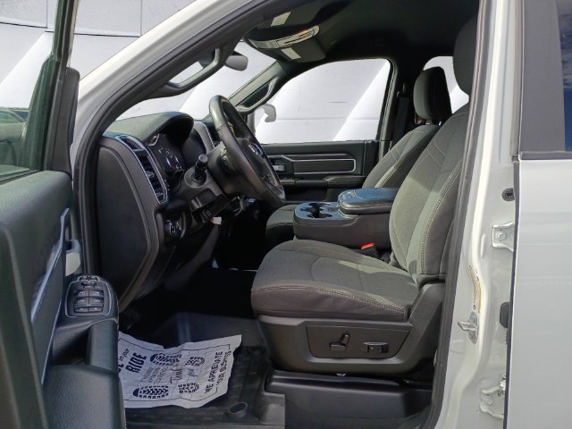 Used 2024 RAM 2500 Big Horn w/ Sport Appearance Package AWD/4WD image 10
