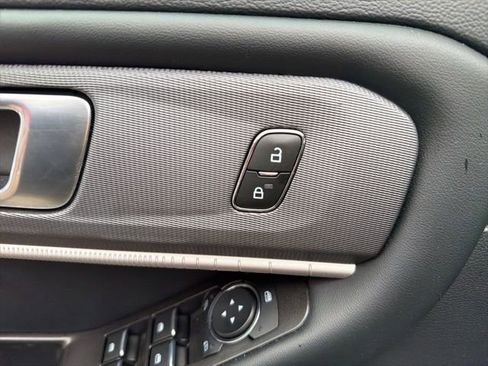 Certified 2025 Ford Explorer ST-Line image 24