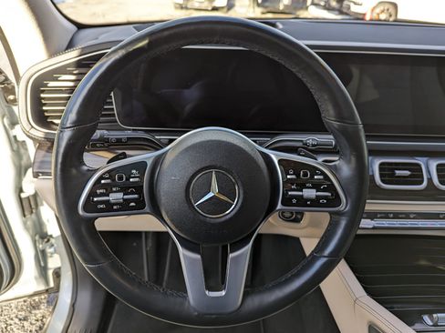 Used 2022 Mercedes-Benz GLS 450 4MATIC image 15