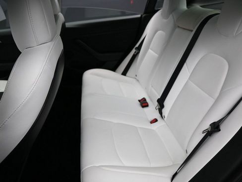 Used 2022 Tesla Model 3 image 28