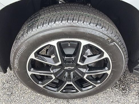 New 2026 Chevrolet Suburban RST w/ Comfort Package AWD/4WD image 13