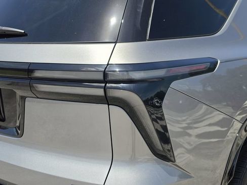 New 2026 Chevrolet Traverse RS w/ LPO, Floor Liner Package FWD image 10