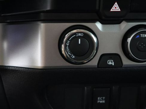 Certified 2023 Toyota Tacoma SR AWD/4WD image 20