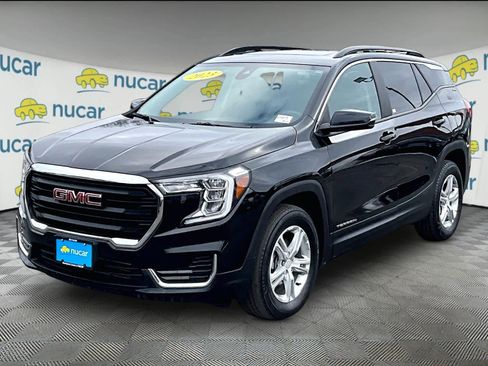 Used 2023 GMC Terrain SLE w/ Driver Convenience Package image 3