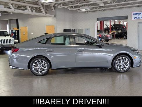 Used 2023 Hyundai Sonata SEL w/ Preferred Accessory Package FWD image 9
