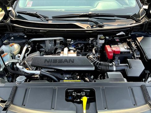 Certified 2026 Nissan Rogue SV AWD/4WD image 32