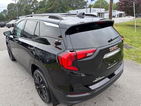 Used 2018 GMC Terrain SLE w/ Driver Convenience Package FWD image 10
