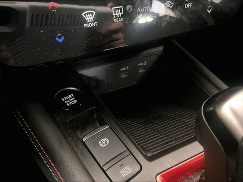 Used 2025 Nissan Kicks SR FWD image 27