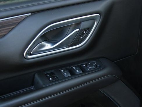 Used 2021 Chevrolet Tahoe LT w/ LT Signature Package image 15