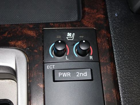 Used 2013 Toyota Land Cruiser AWD/4WD image 42