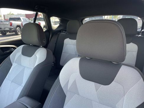 Used 2025 Chevrolet Trax RS w/ Driver Confidence Package FWD image 21