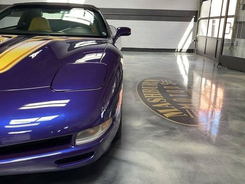Used 1998 Chevrolet Corvette Convertible w/ Memory Pkg RWD image 5