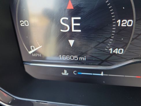 Used 2024 GMC Sierra 2500 SLT w/ SLT Premium Package image 29