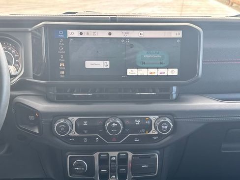 Used 2024 Jeep Wrangler Rubicon image 22