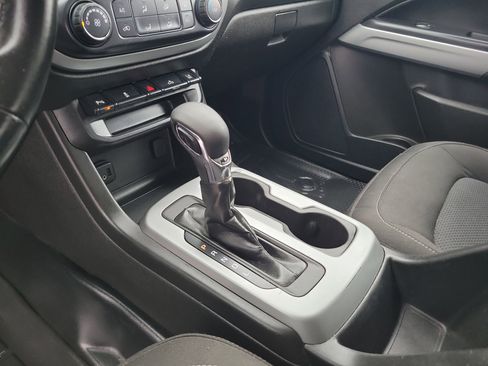 Used 2022 Chevrolet Colorado LT w/ Fleet Safety Package image 11