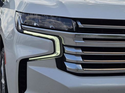 Used 2024 Chevrolet Tahoe High Country w/ Premium Package 2 AWD/4WD image 3