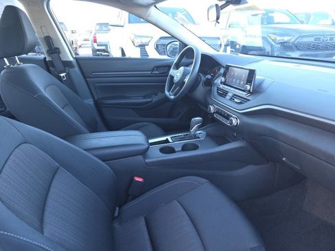 Used 2024 Nissan Altima 2.5 S image 8