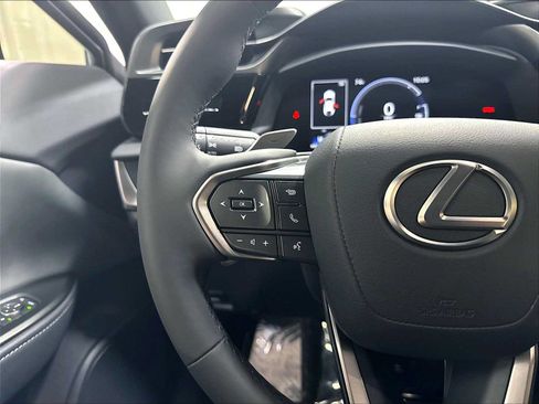 Used 2026 Lexus RZ 350e 2WD w/ Accessory Package (Z1) image 21