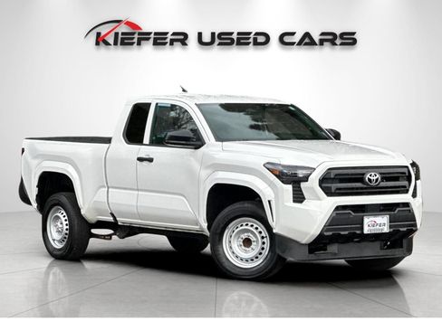 Used 2024 Toyota Tacoma SR RWD image 2