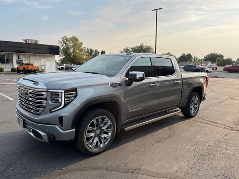 Used 2023 GMC Sierra 1500 Denali w/ Denali Reserve Package AWD/4WD image 1