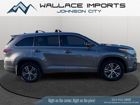 Used 2016 Toyota Highlander XLE image 6