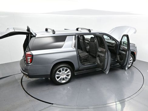 Used 2022 Chevrolet Suburban High Country image 48