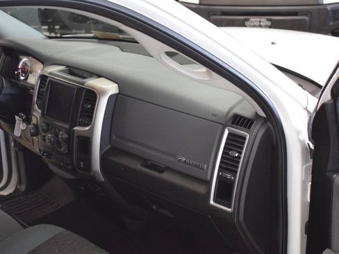 Used 2018 RAM 1500 Big Horn RWD image 34