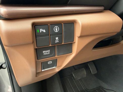 Certified 2025 Acura RDX w/ Technology Package image 19