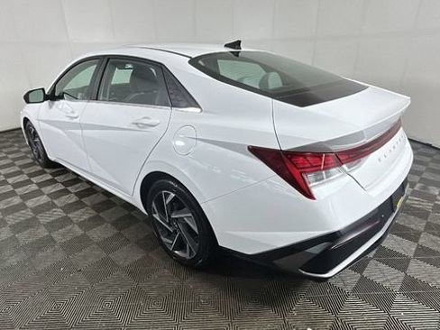 Used 2024 Hyundai Elantra Limited FWD image 4