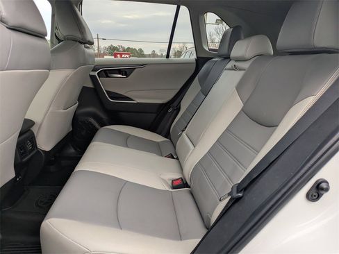 Used 2023 Toyota RAV4 XLE Premium image 13