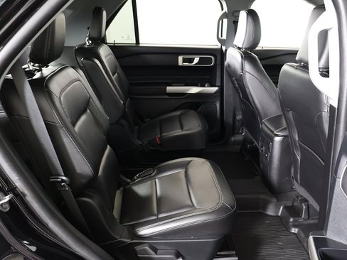 Used 2023 Ford Explorer XLT w/ Equipment Group 202A image 31