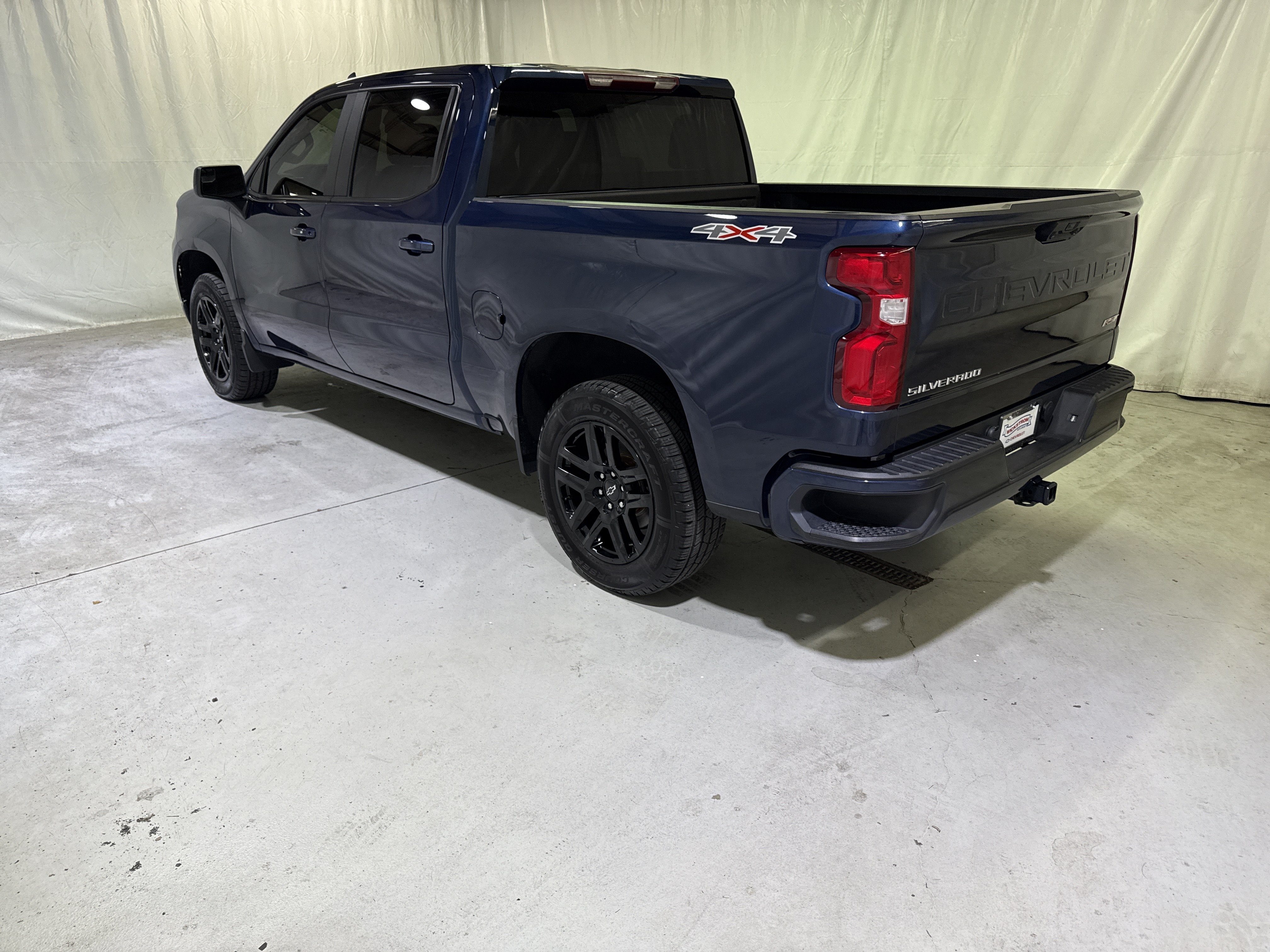 Certified 2022 Chevrolet Silverado 1500 RST w/ Protection Package AWD/4WD image 8