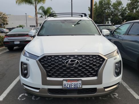 Used 2022 Hyundai Palisade Calligraphy w/ Winter Package FWD image 2