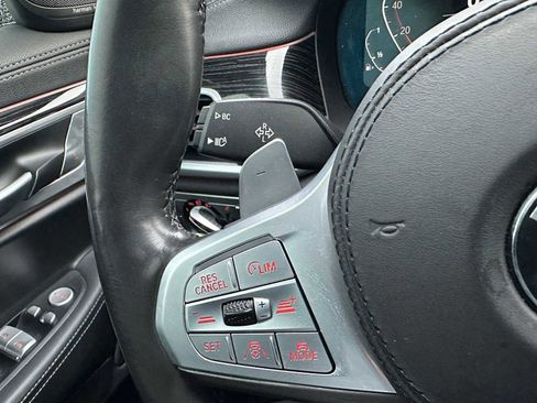 Used 2020 BMW 750i xDrive w/ M Sport Package image 34