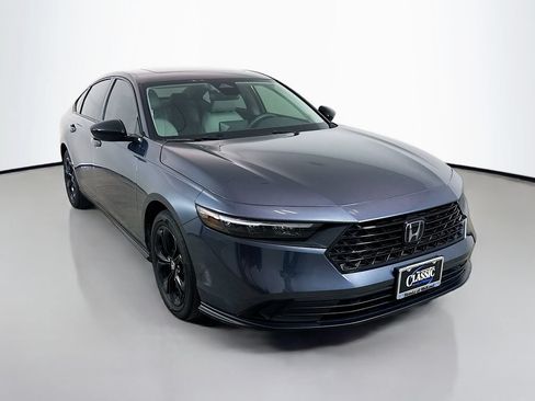 Used 2025 Honda Accord SE image 1