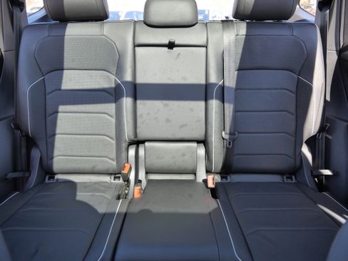 Used 2023 Volkswagen Tiguan SEL R-Line image 13