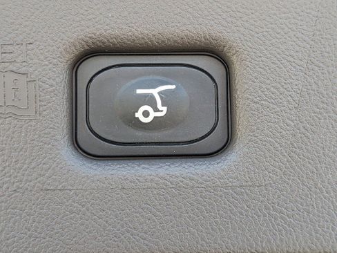 Certified 2023 Lincoln Nautilus Reserve w/ Equipment Group 201A image 15